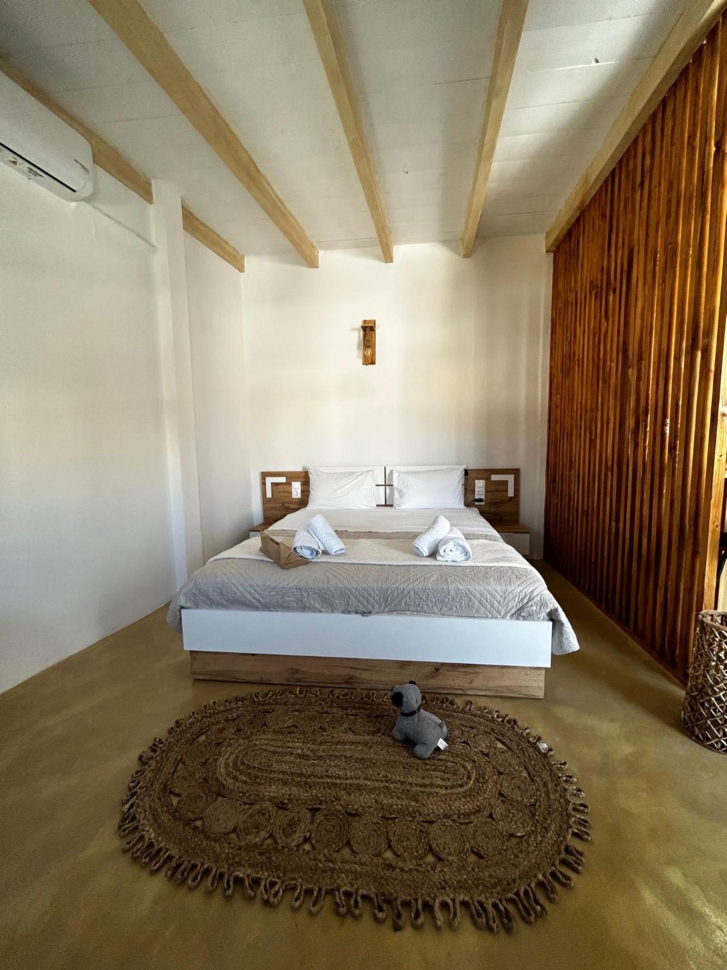 Sonia'S Luxury Apartment With Jacuzzi Kamilari Exterior photo